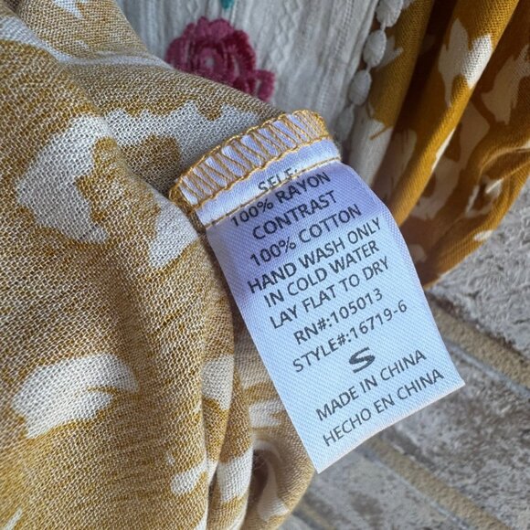 Savanna Jane Floral Embroidered V Neck Short Sleeve Blouse Women's Size S - Picture 4 of 8